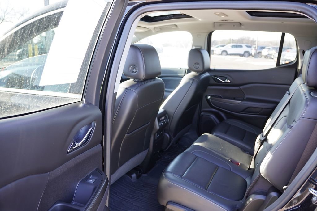 Certified 2023 GMC Acadia SLT w/ Preferred Package image 17