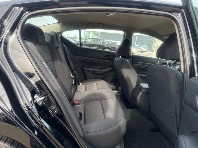 Used 2025 Nissan Altima 2.5 SV image 14