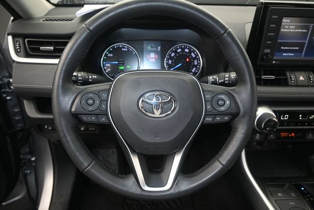 Used 2022 Toyota RAV4 XLE Premium AWD/4WD image 7