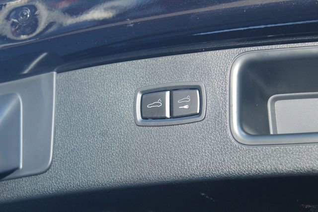 Certified 2023 Porsche Macan image 13