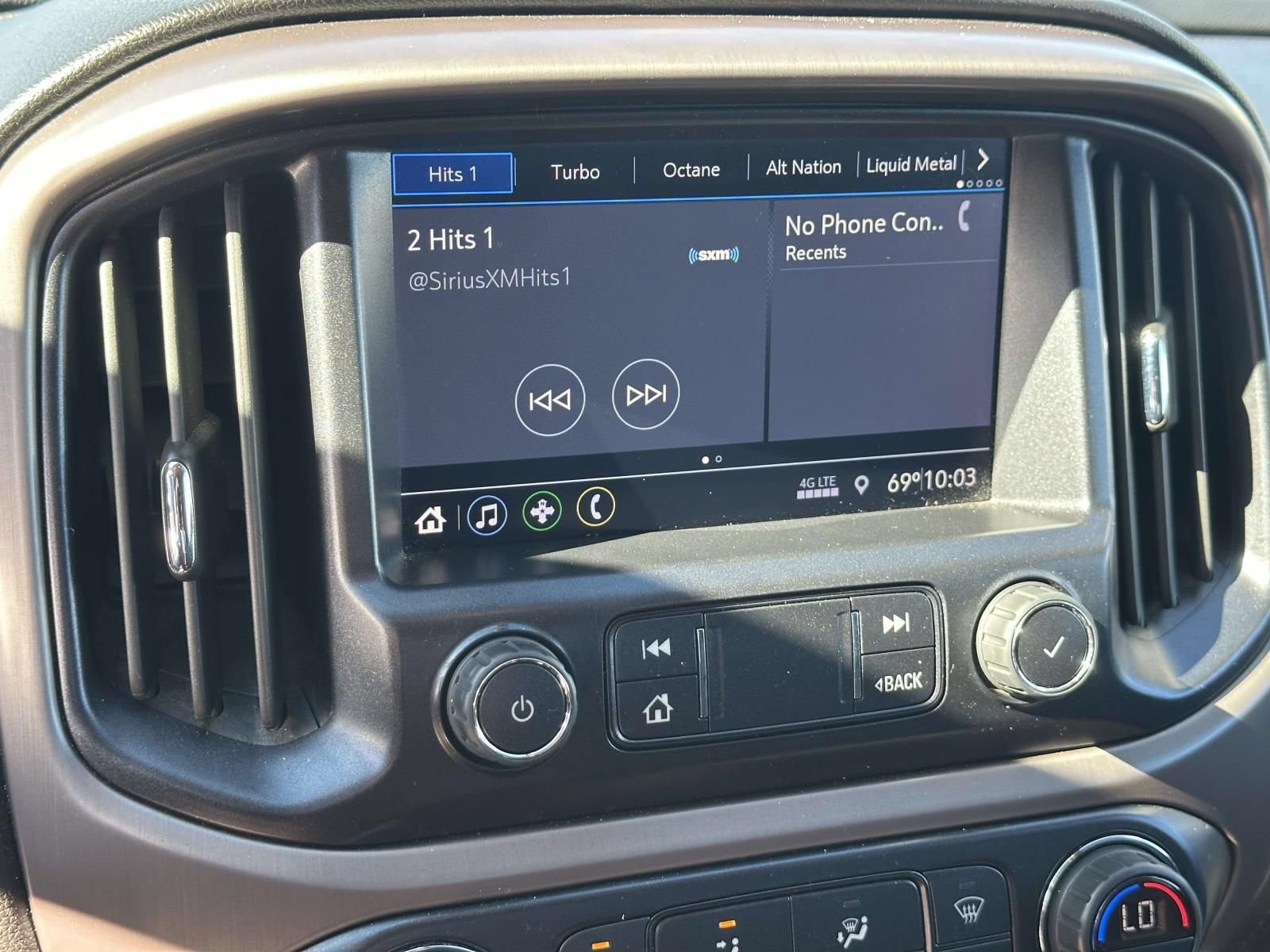 Used 2022 GMC Canyon AT4 w/ Trailering Package AWD/4WD image 10
