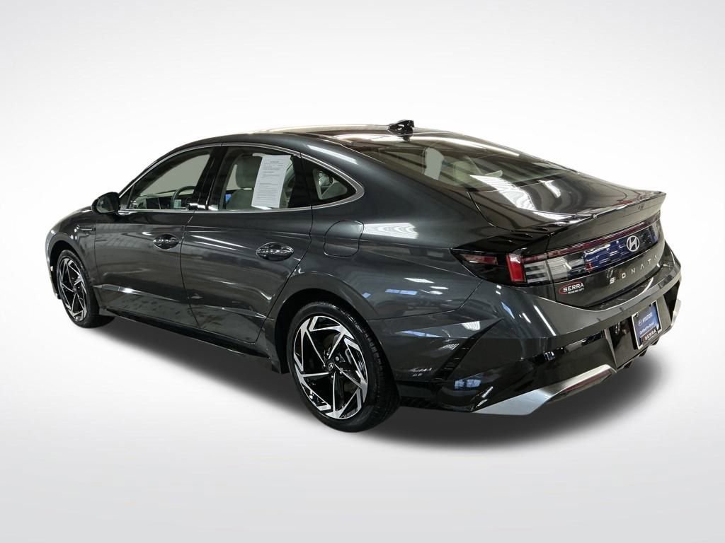 Used 2024 Hyundai Sonata SEL w/ Convenience Package image 3