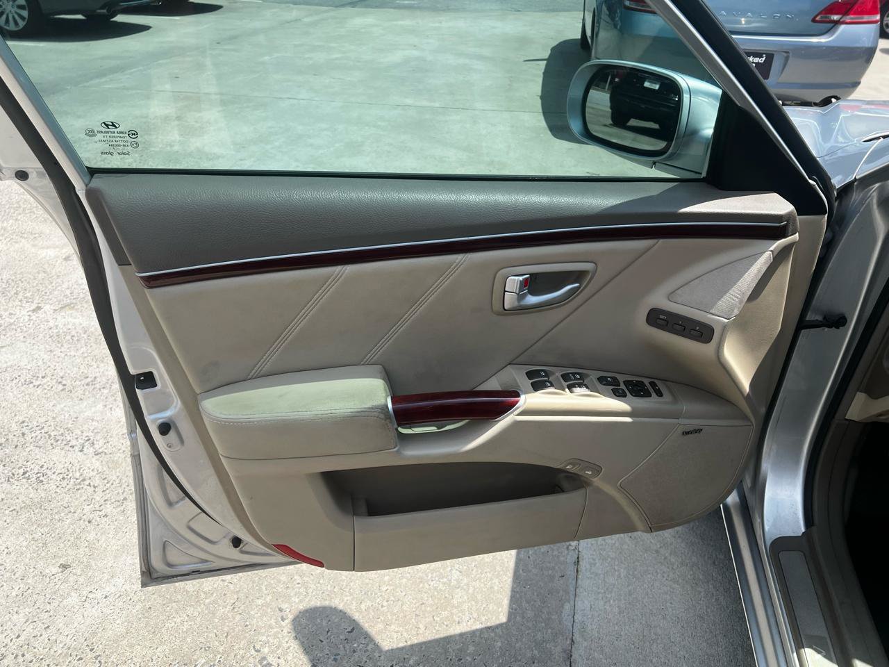 Used 2008 Hyundai Azera Limited FWD image 11