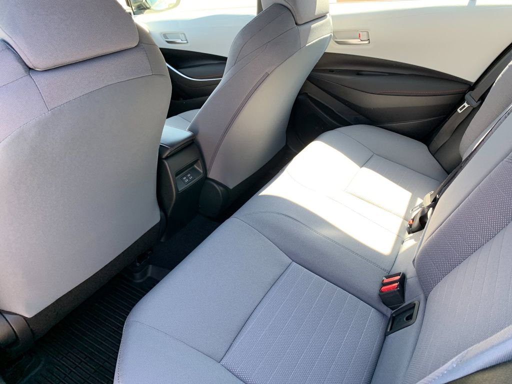 Used 2025 Toyota Corolla SE w/ SE Premium Package image 14