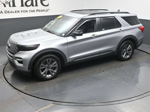 Used 2022 Ford Explorer XLT w/ Equipment Group 202A AWD/4WD image 47