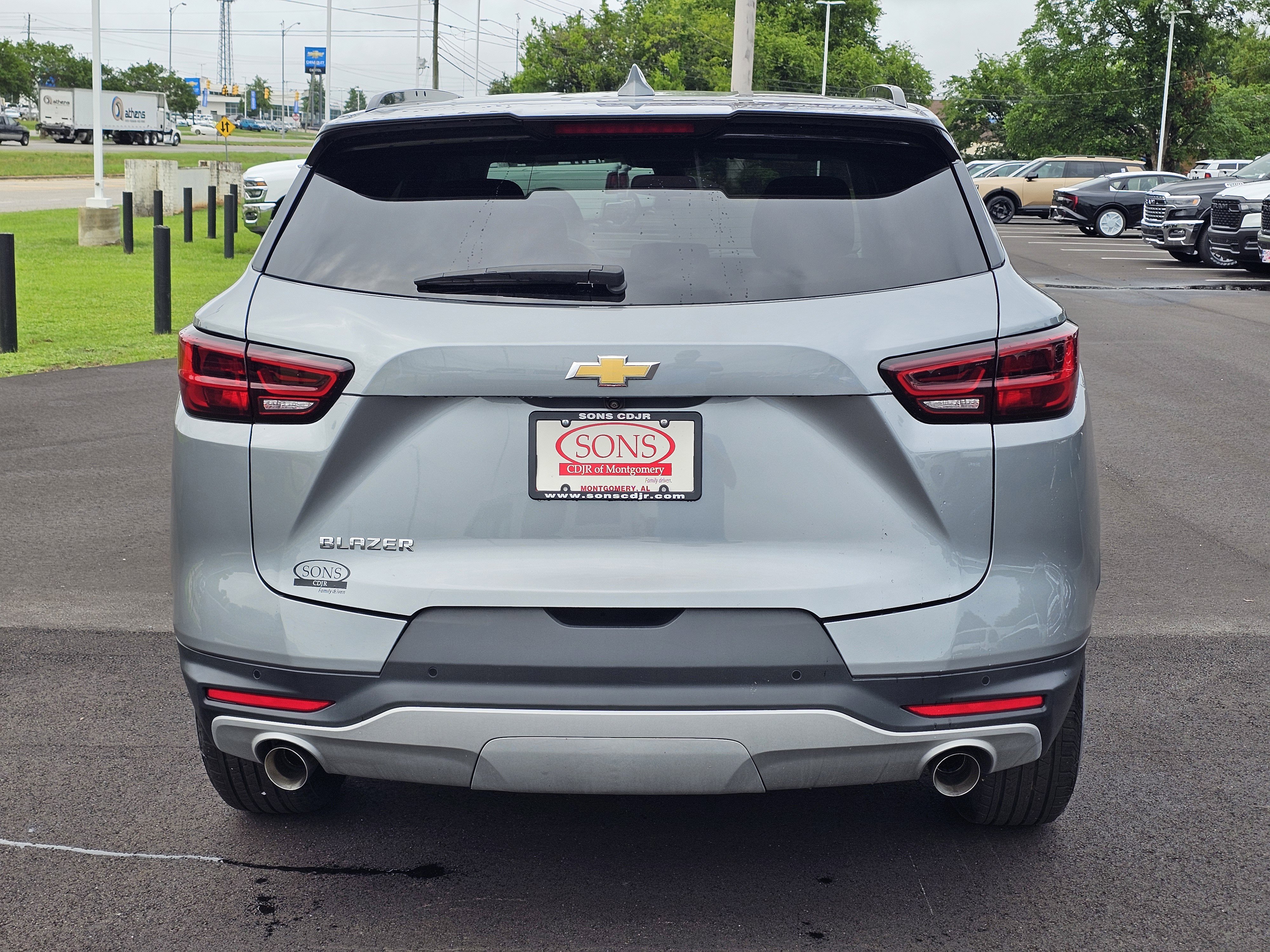 Used 2024 Chevrolet Blazer LT w/ Convenience Package FWD image 10