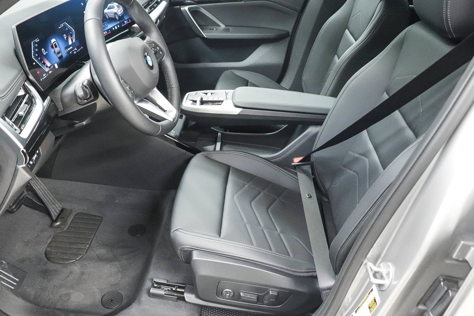 New 2026 BMW X1 xDrive28i w/ Convenience Package AWD/4WD image 17