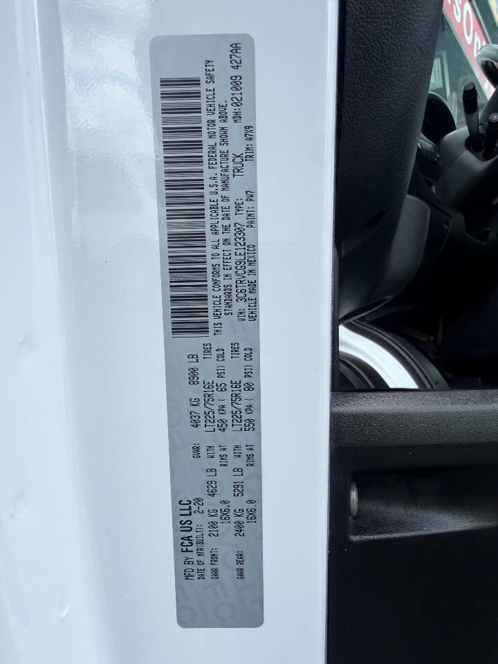 Used 2020 RAM ProMaster 2500 w/ Premium Appearance Group FWD image 32