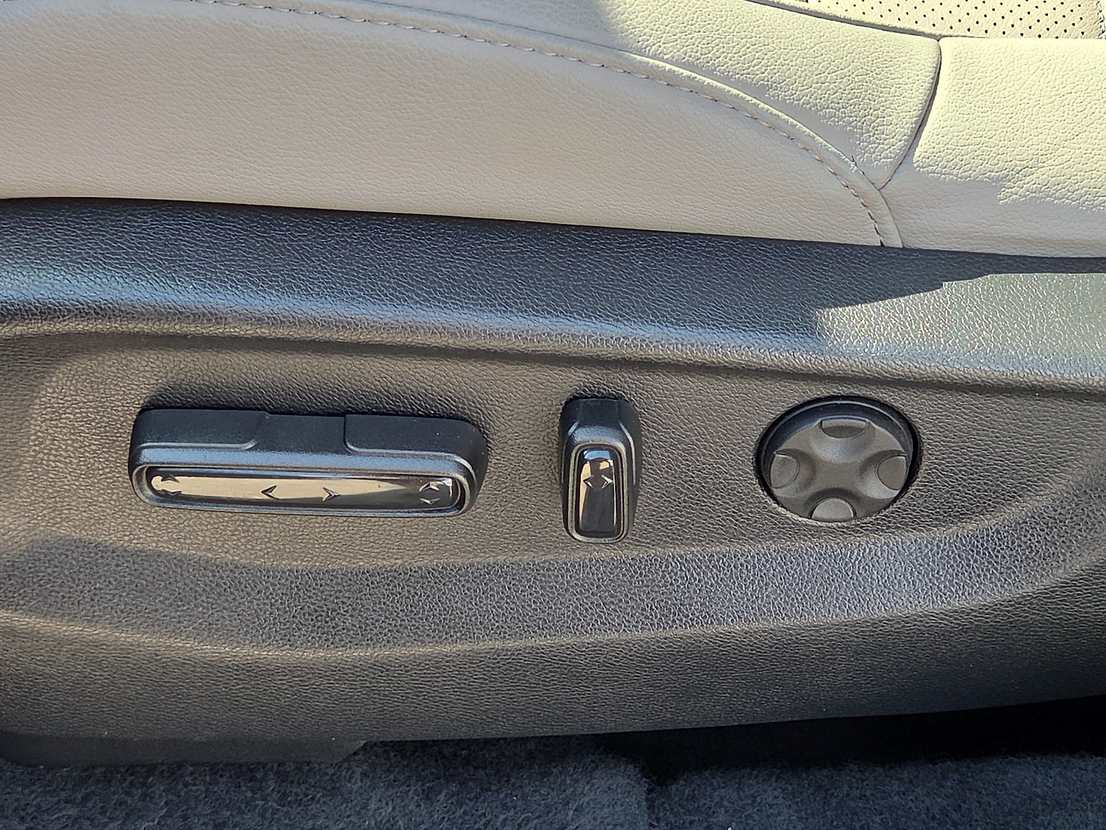 Used 2022 Honda CR-V Touring image 14