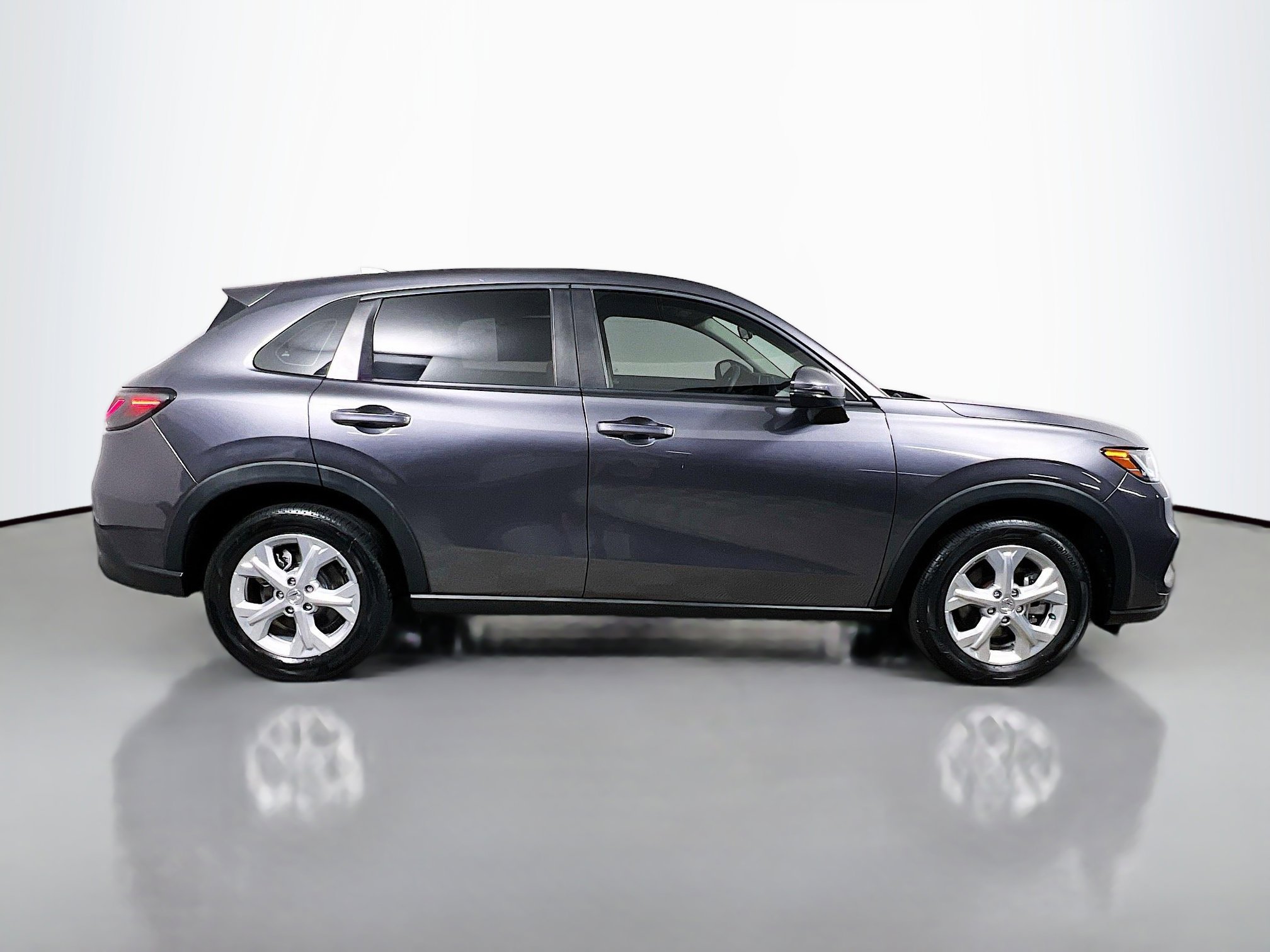 Used 2023 Honda HR-V LX image 3