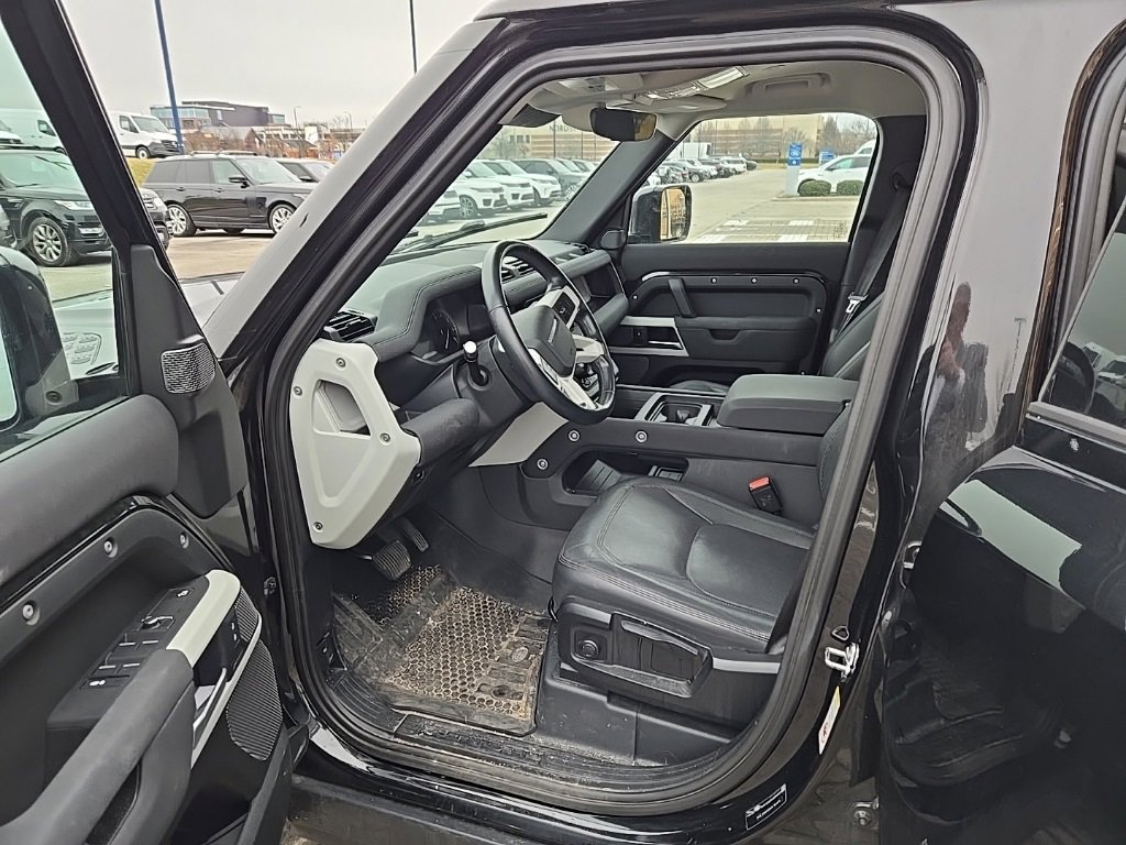Used 2023 Land Rover Defender 110 S image 11