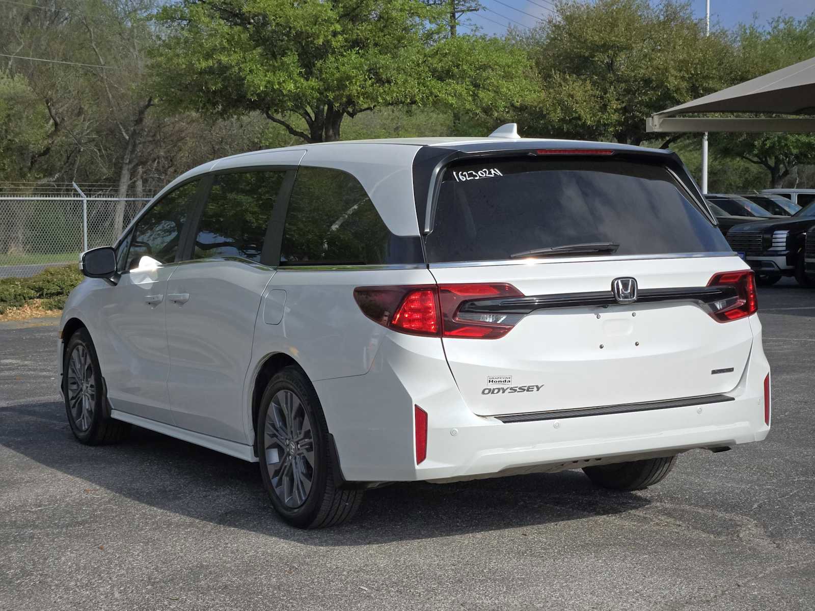 Used 2025 Honda Odyssey Touring image 6