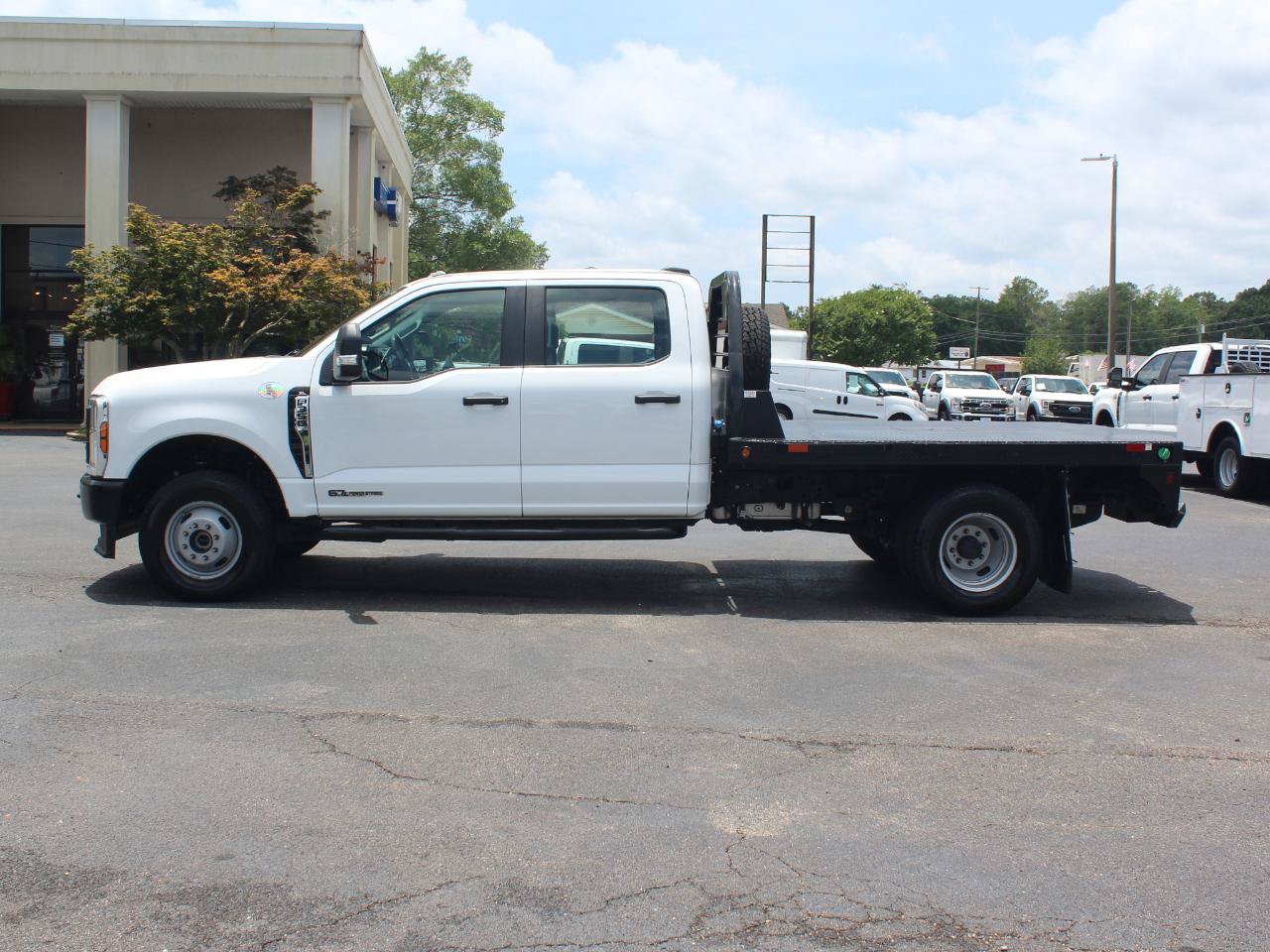 Used 2025 Ford F350 XL AWD/4WD image 11