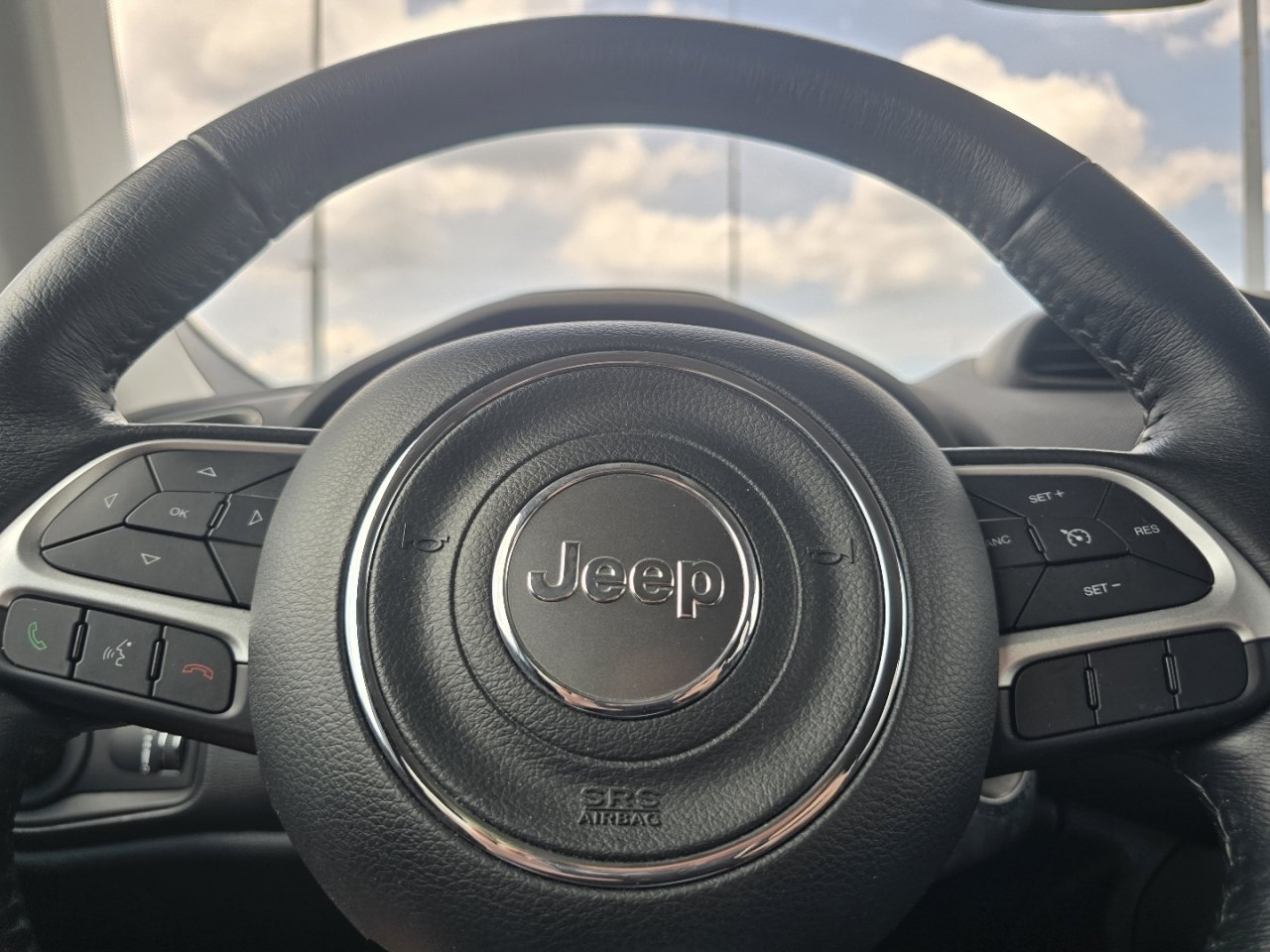 Used 2023 Jeep Renegade Latitude w/ Premium Group AWD/4WD image 25