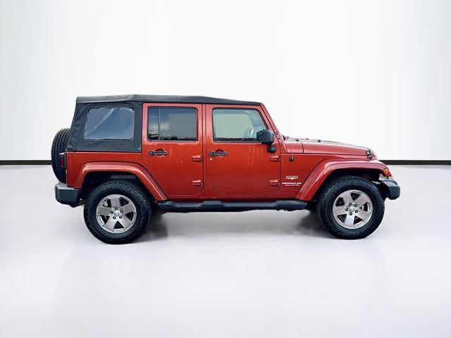 Used 2009 Jeep Wrangler Unlimited Sahara w/ Dual Top Group image 4
