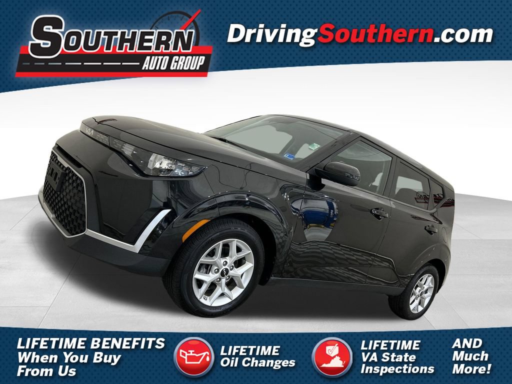 Used 2023 Kia Soul LX w/ LX Technology Package FWD image 1