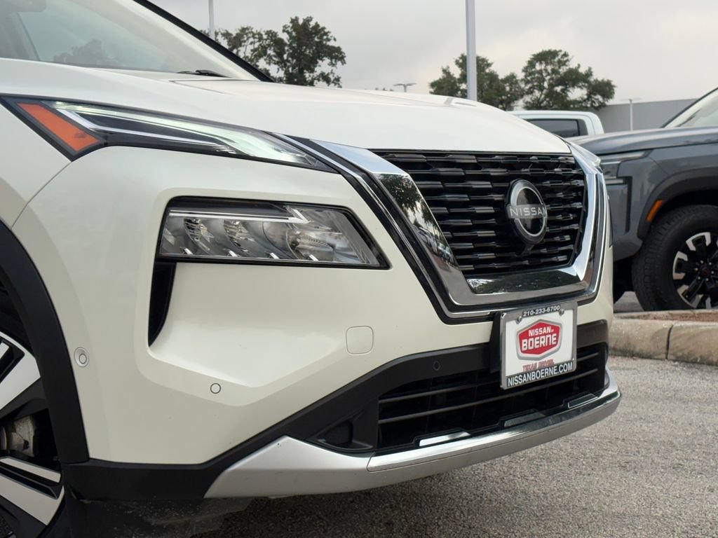 Certified 2023 Nissan Rogue Platinum FWD image 3
