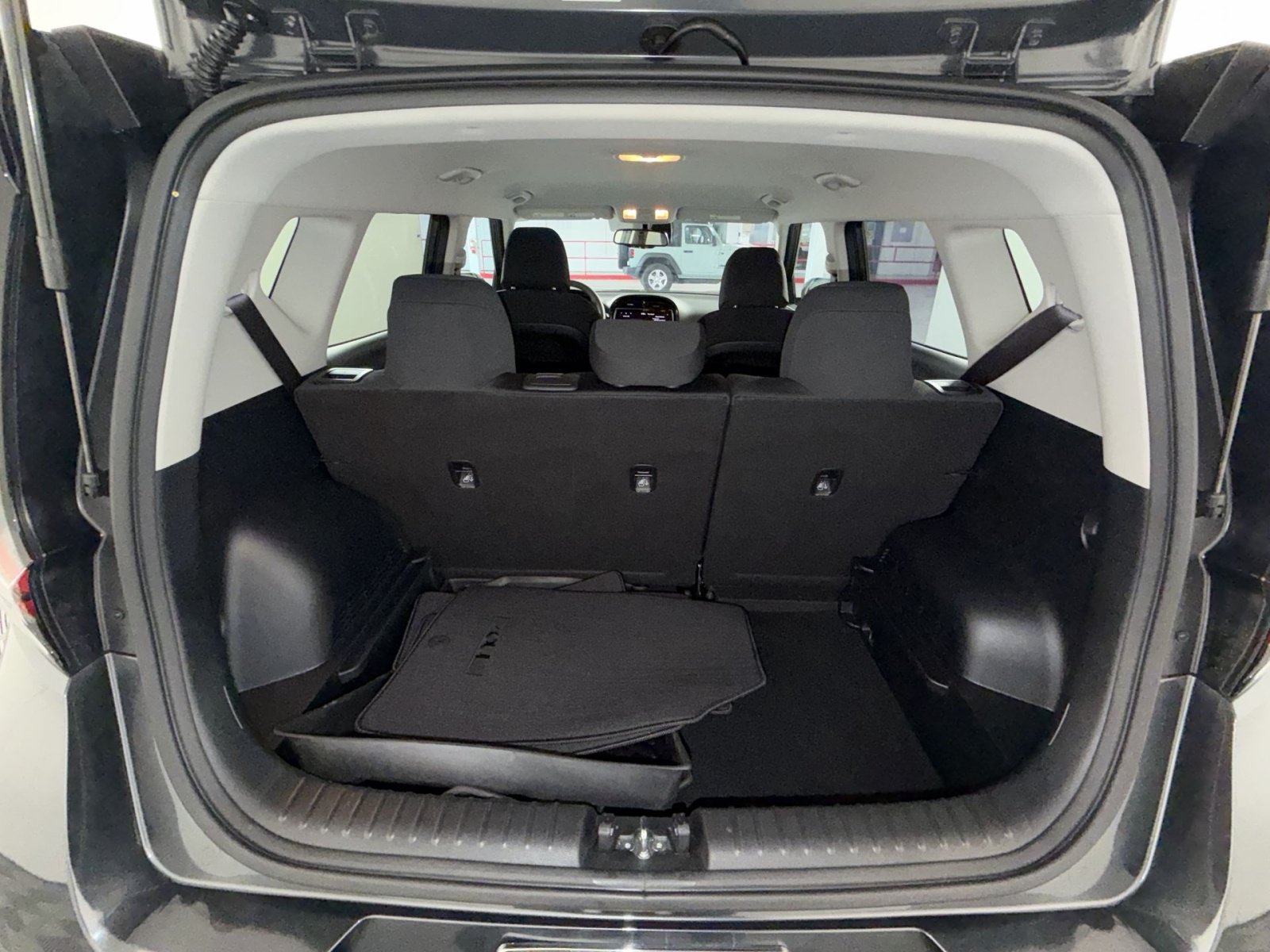 Used 2023 Kia Soul S FWD image 25