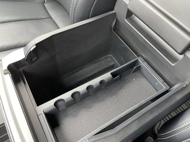 Used 2022 Ford F350 Lariat w/ Black Appearance Package image 23