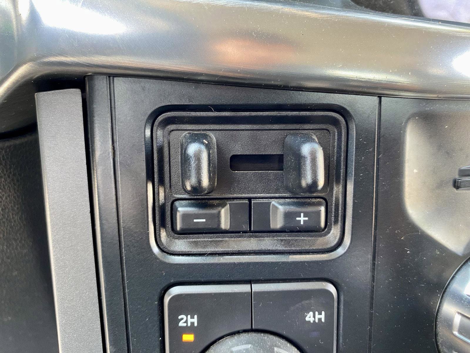 Used 2022 Ford F150 Lariat AWD/4WD image 10