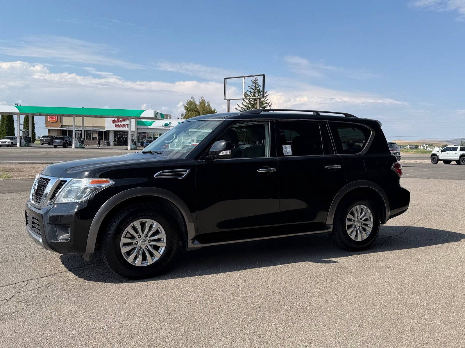 Used 2019 Nissan Armada SV w/ Driver Package AWD/4WD image 9
