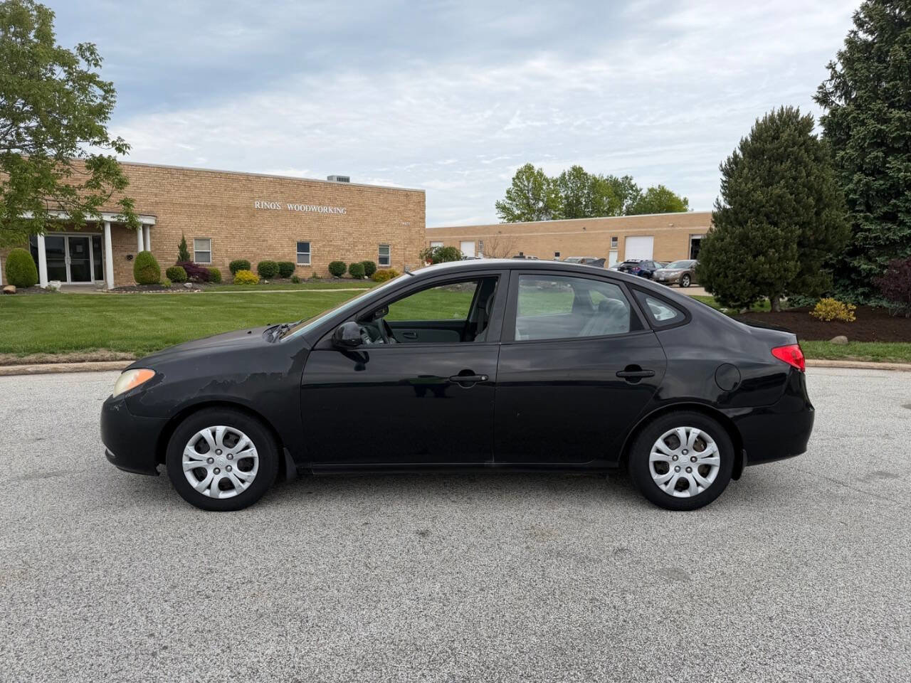 Used 2009 Hyundai Elantra GLS w/ Popular Equipment Pkg 2 FWD image 2