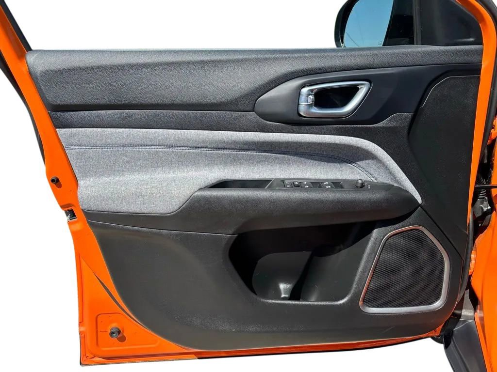 Used 2026 Jeep Compass Latitude image 21