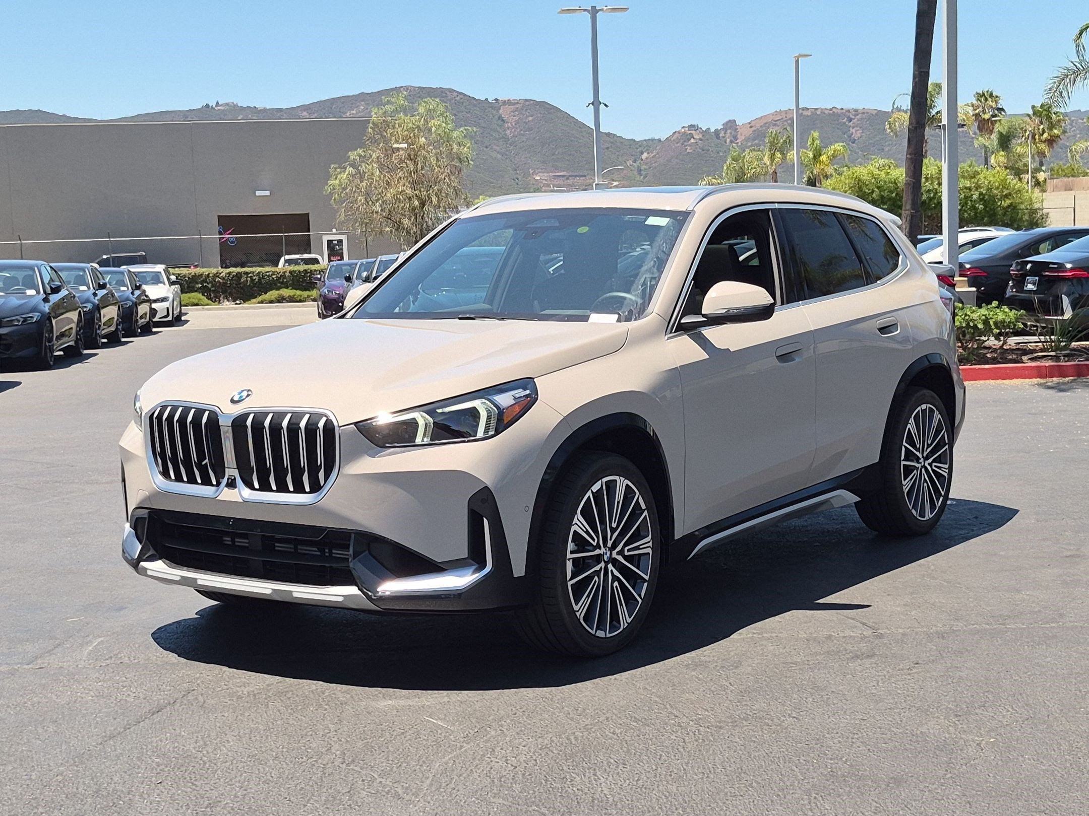 New 2026 BMW X1 xDrive28i w/ Technology Package AWD/4WD image 5
