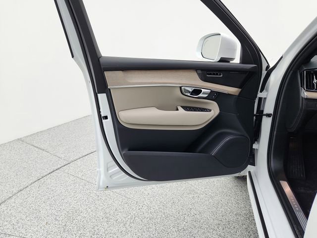 New 2026 Volvo XC90 T8 Plus w/ Protection Package Premier image 35