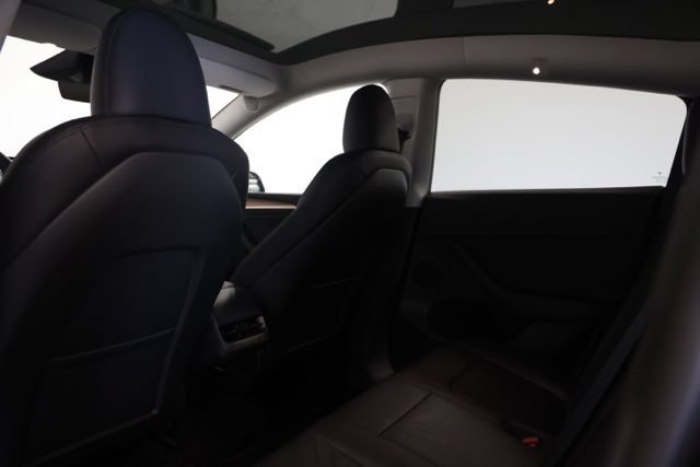 Used 2025 Tesla Model Y Long Range AWD/4WD image 37