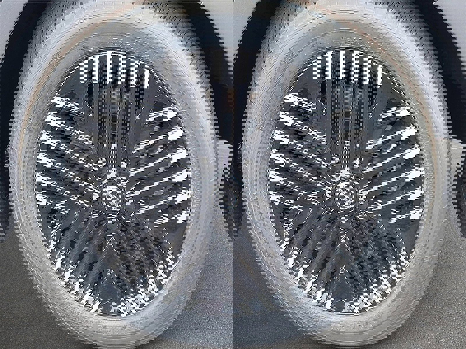 New 2025 Nissan Leaf SV Plus image 8