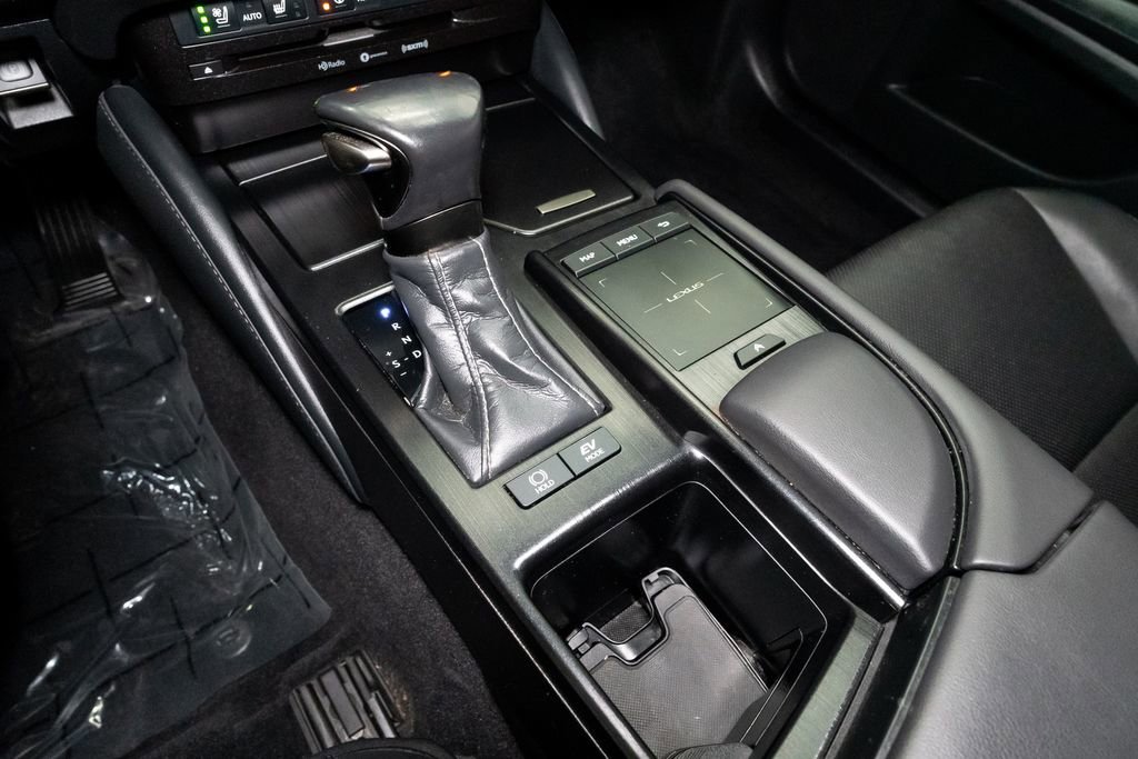 Used 2020 Lexus ES 300h 300h w/ Premium Package image 20