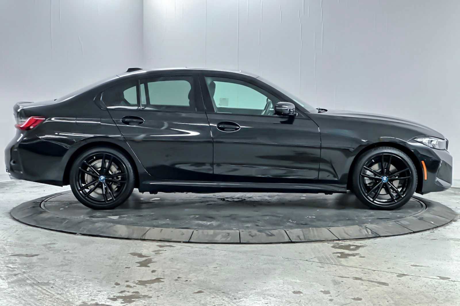Used 2024 BMW 330e xDrive w/ Premium Package image 8