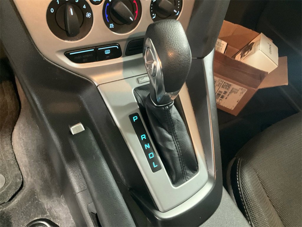 Used 2014 Ford Focus SE w/ SE Winter Package image 32