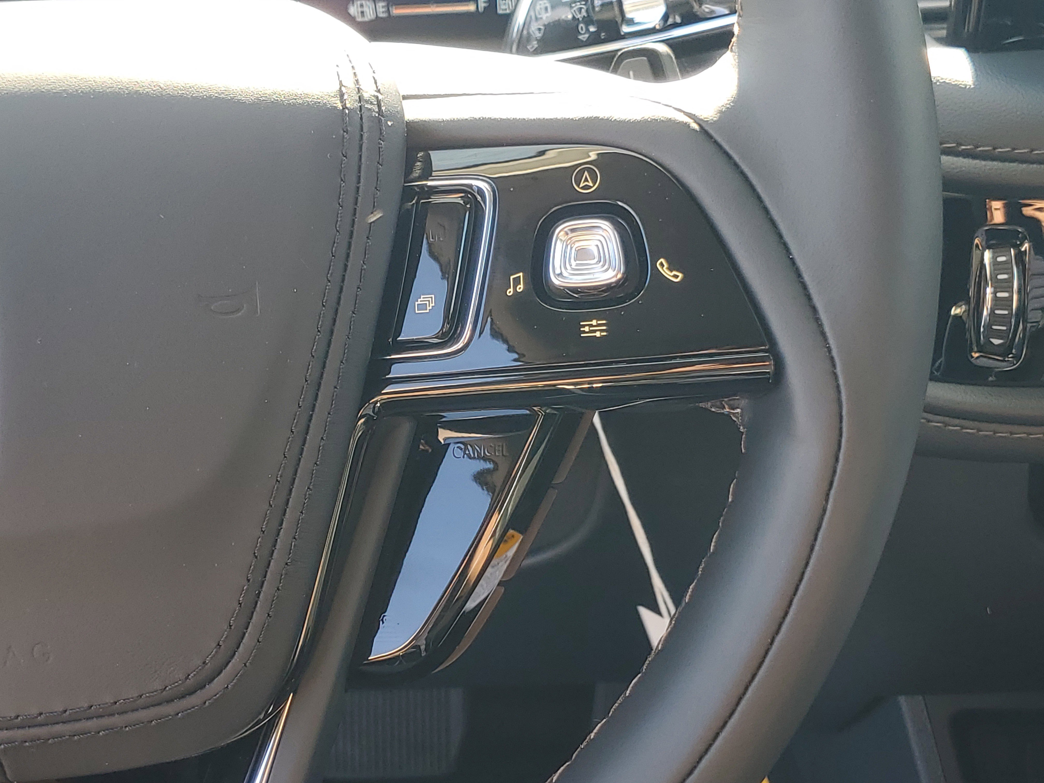 New 2026 Lincoln Aviator AWD image 17