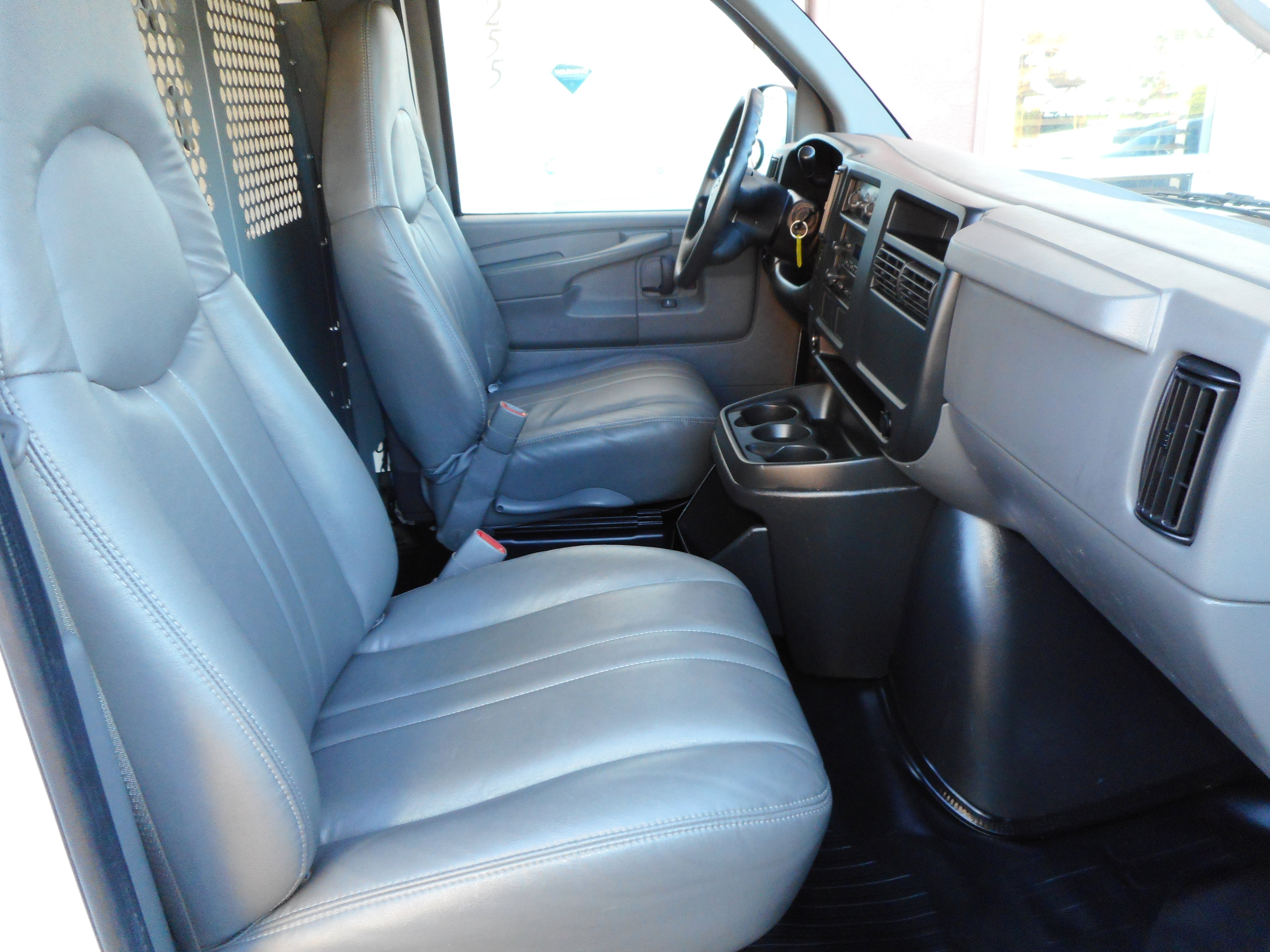 Used 2006 Chevrolet Express 2500 w/ Power and Light Package image 22