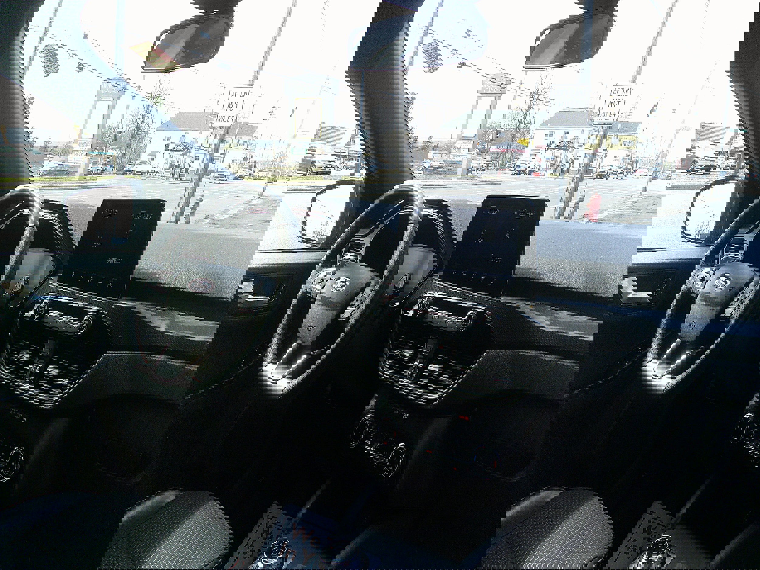 Used 2024 Ford Escape ST-Line image 25