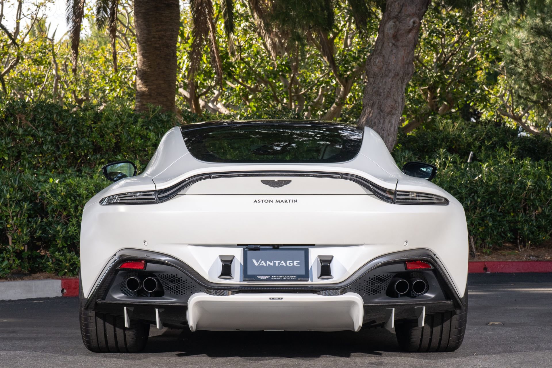 Used 2021 Aston Martin V8 Vantage Coupe RWD image 6