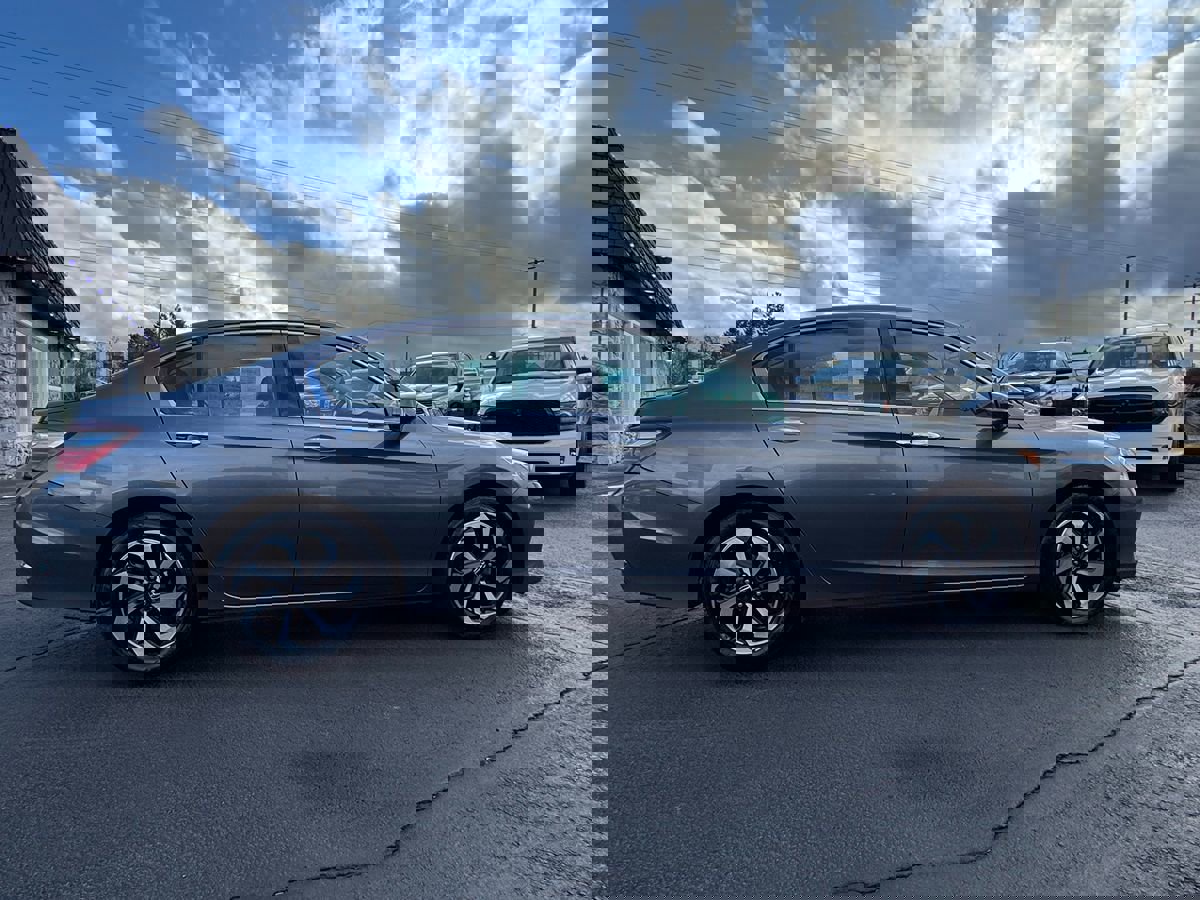 Used 2017 Honda Accord EX-L image 12