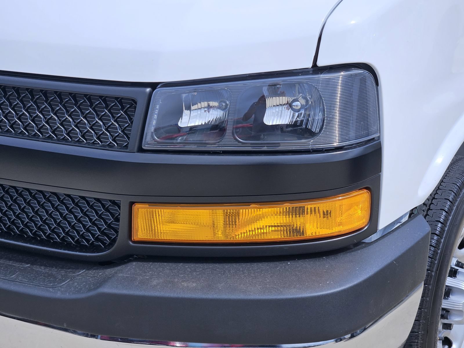 New 2026 Chevrolet Express 2500 Extended w/ Driver Convenience Package RWD image 10