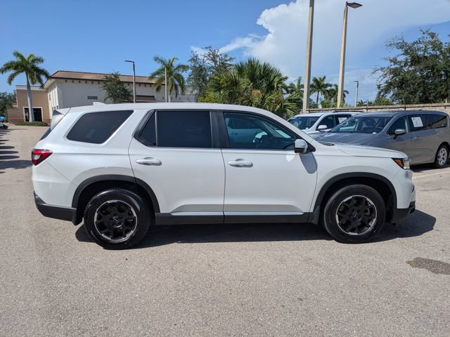Used 2025 Honda Pilot EX-L image 3
