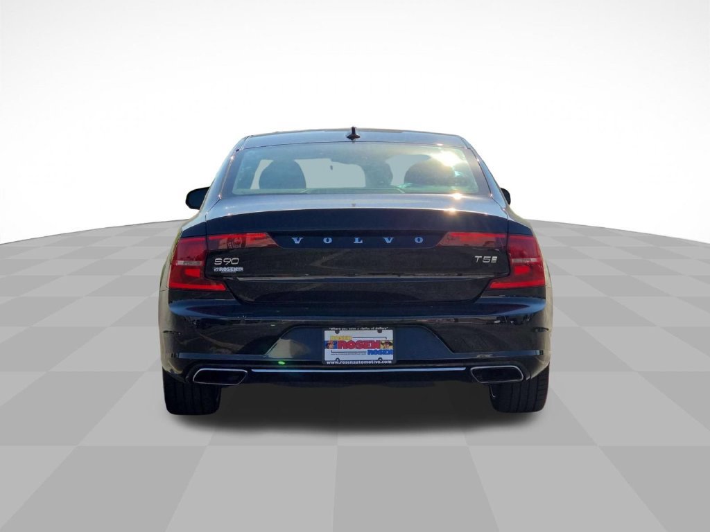 Used 2017 Volvo S90 T5 Inscription w/ Vision Package FWD image 4