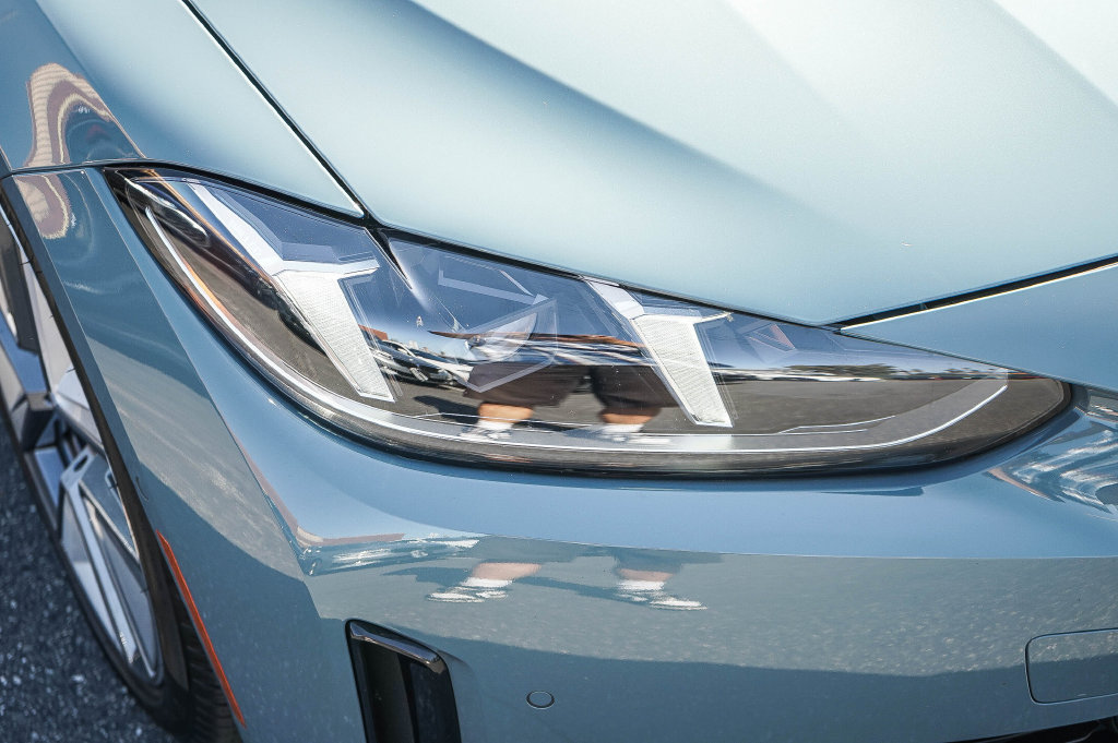 Certified 2025 BMW i4 xDrive40i AWD/4WD image 10