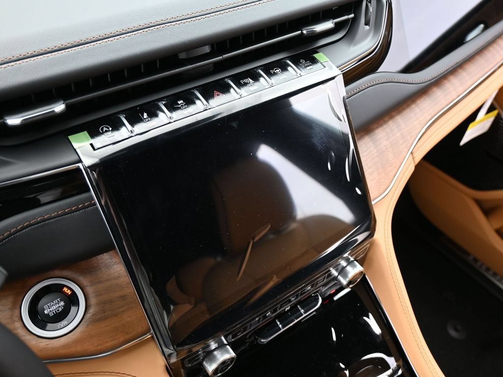 New 2025 Jeep Grand Cherokee L Summit AWD/4WD image 25