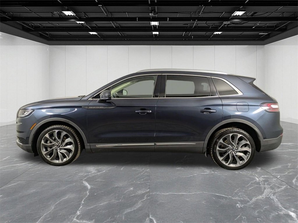 Used 2022 Lincoln Nautilus Reserve image 2