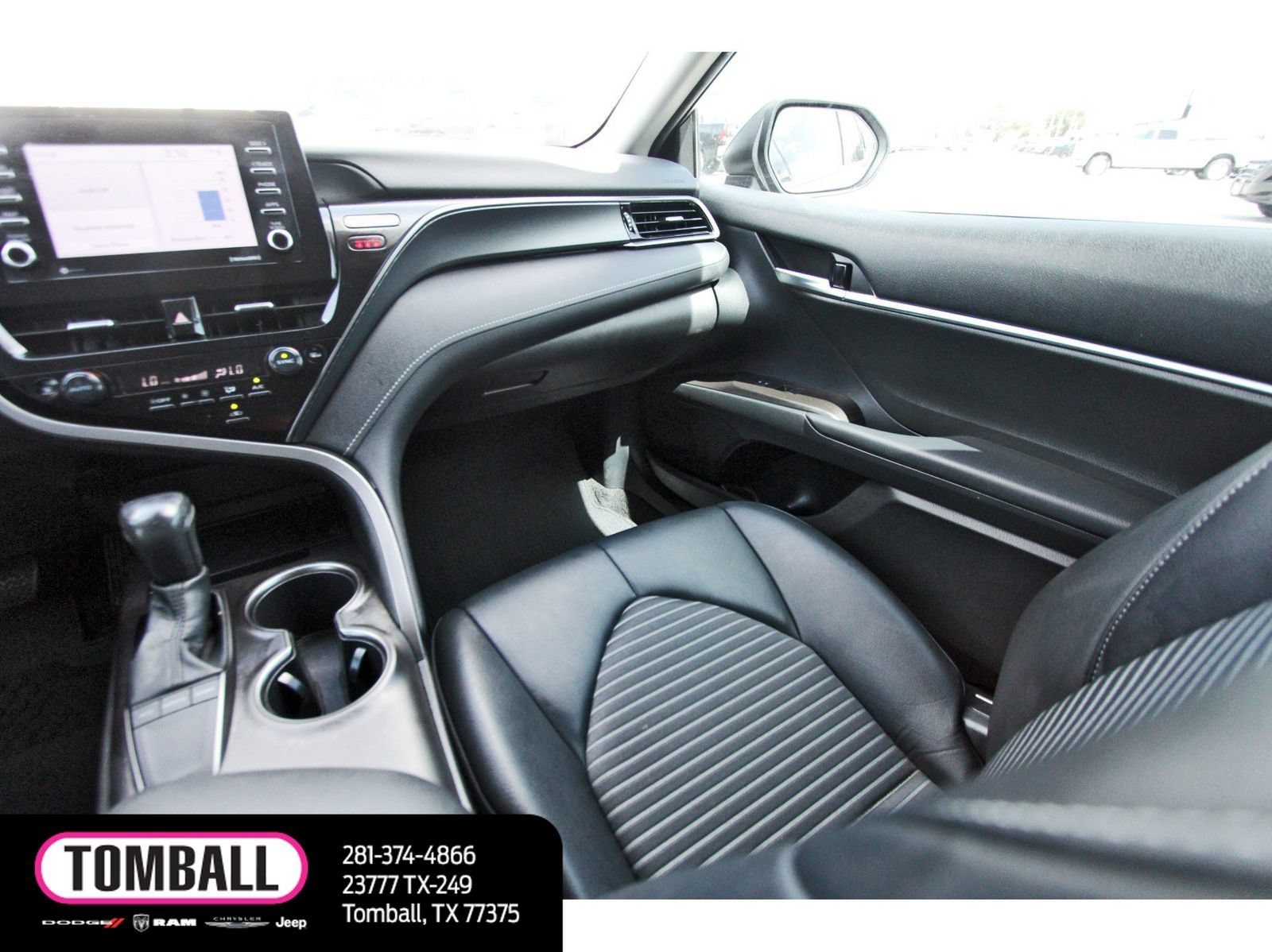 Used 2022 Toyota Camry SE w/ Convenience Package FWD image 11