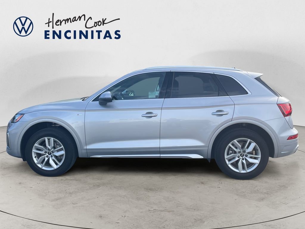 Used 2022 Audi Q5 2.0T Premium w/ Convenience Package image 2