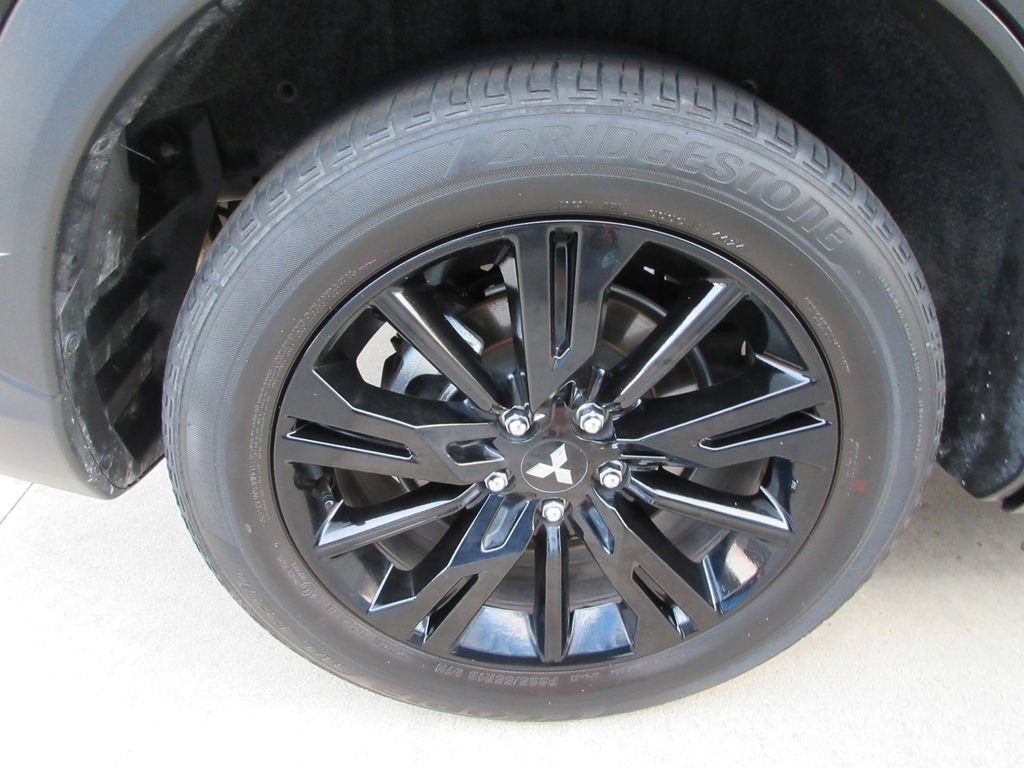 Used 2025 Mitsubishi Eclipse Cross LE AWD/4WD image 9