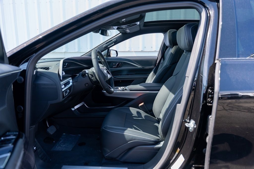 New 2025 Cadillac Lyriq Luxury image 21