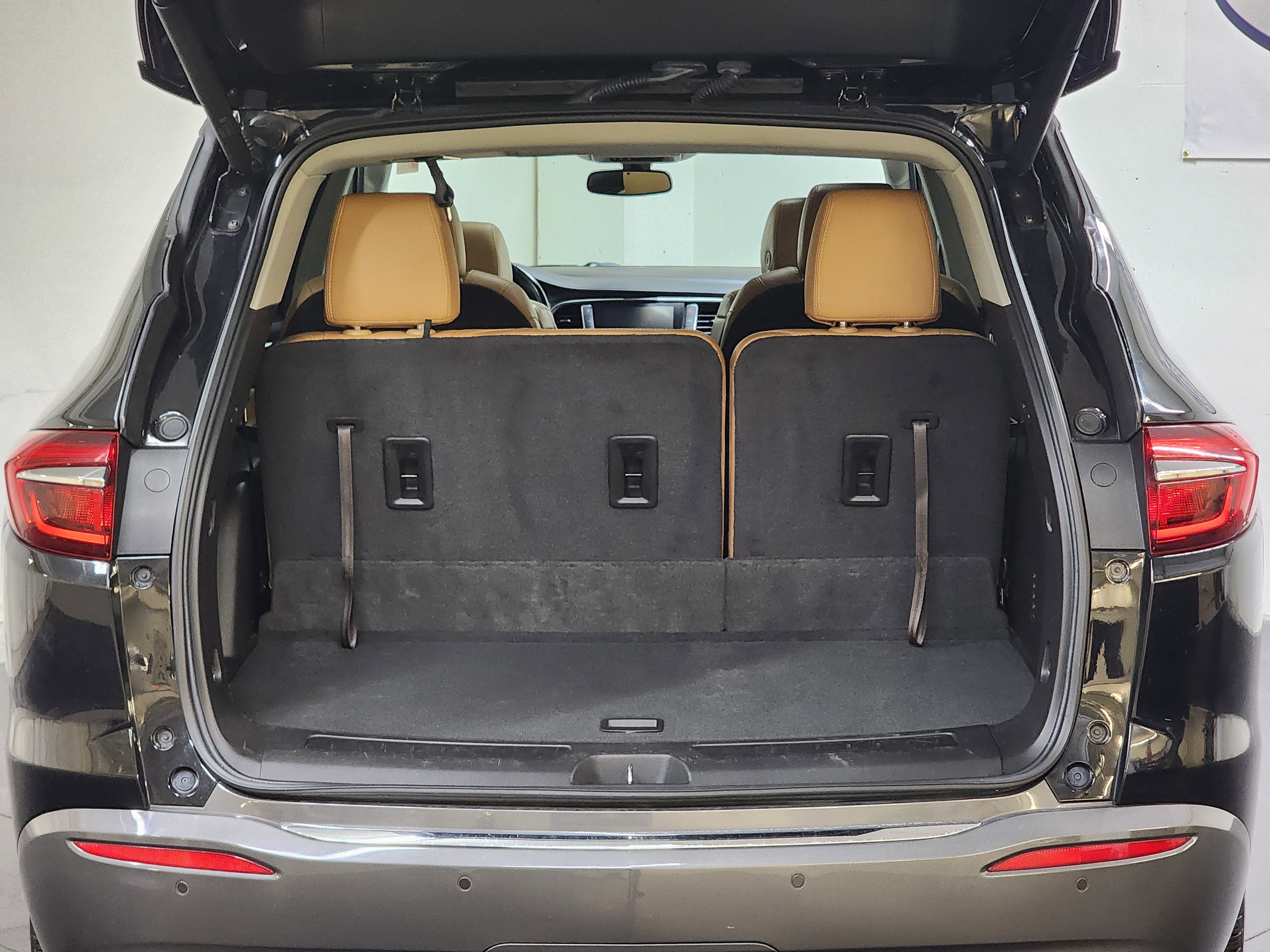 Used 2019 Buick Enclave Essence image 8